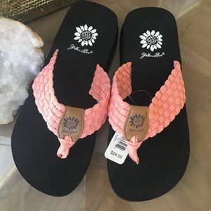 NWT Yellow Box Flip flops
